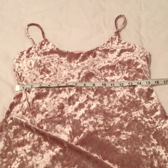 Pink velvet dress - Picture 8 of 8